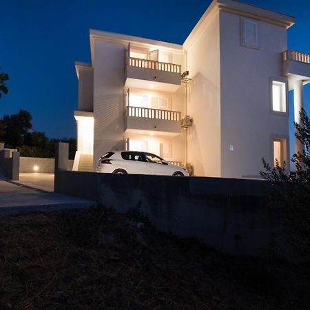 Brand New Aparment With Sea View & Swimming Pool At Ciovo - Villa Fiorentini 트로기르 외부 사진