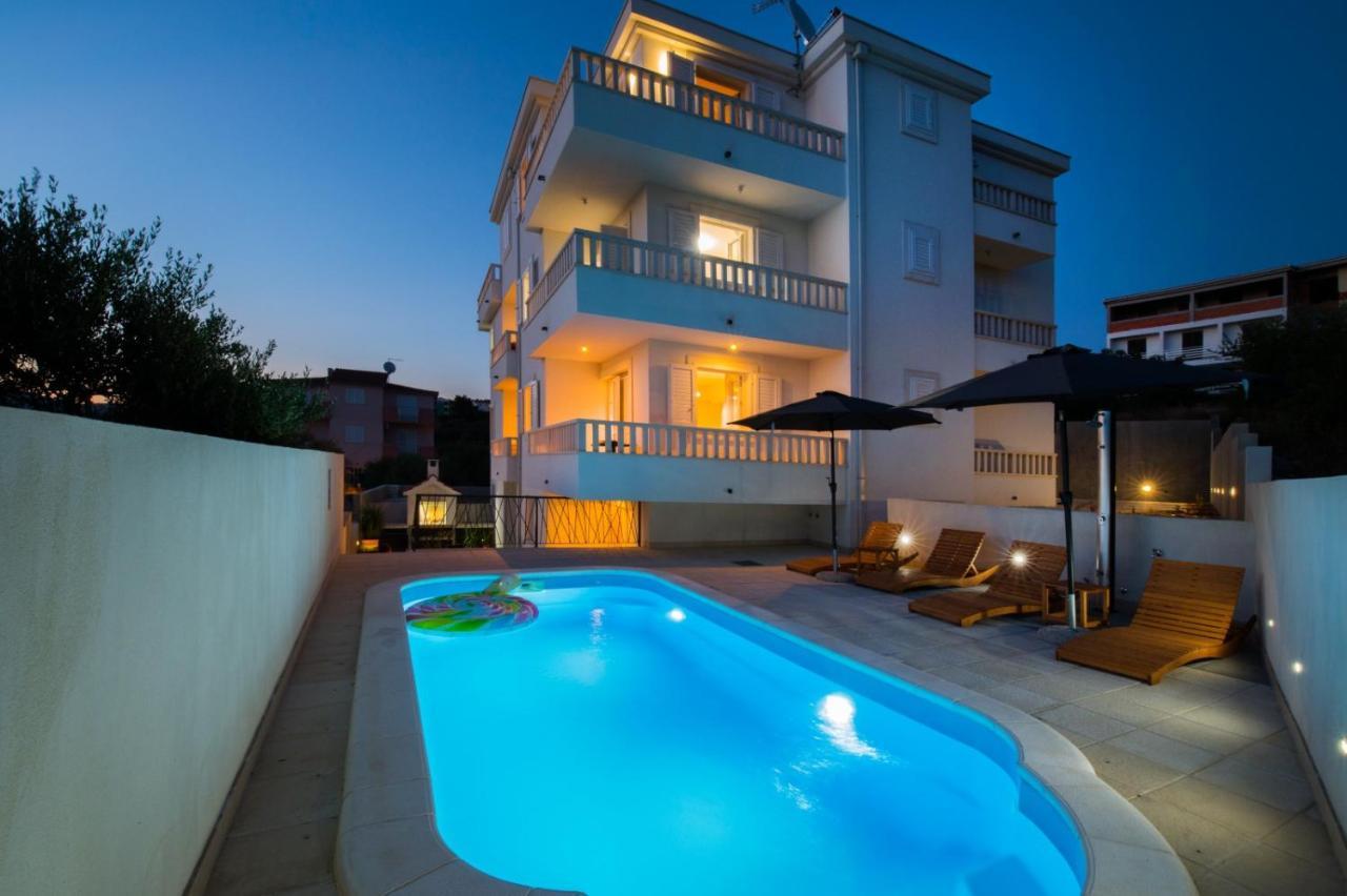 Brand New Aparment With Sea View & Swimming Pool At Ciovo - Villa Fiorentini 트로기르 외부 사진