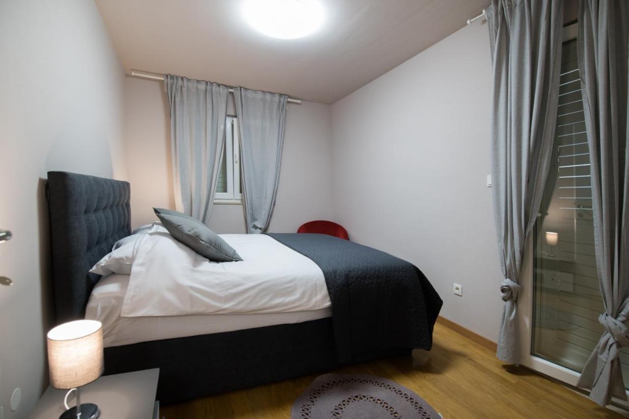 Brand New Aparment With Sea View & Swimming Pool At Ciovo - Villa Fiorentini 트로기르 외부 사진